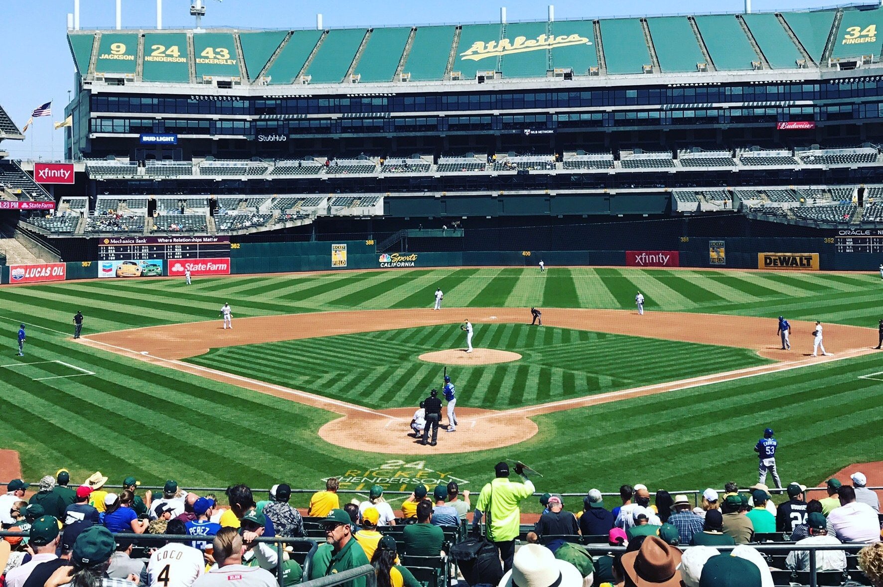 Oakland A’s Could Relocate to Las Vegas, MLB Commissioner Threatens Bay Area City