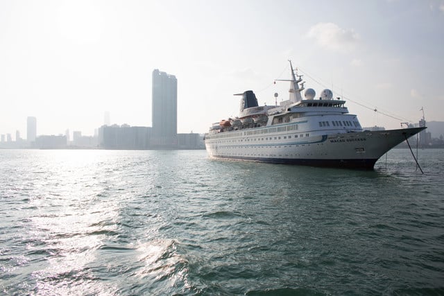 Floating Casinos Prove the Houseboat Always Wins in Hong Kong