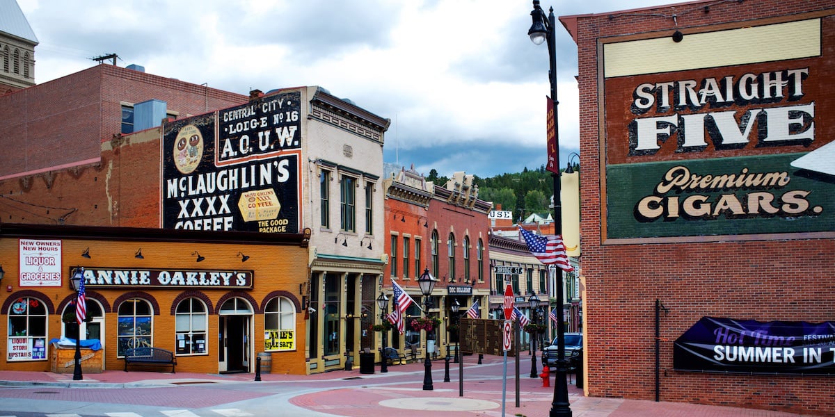 COVID-19 Spike Shuts Down Table Games in Colorado